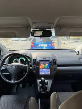 Toyota Corolla verso 2.2D-CAT/D4D, снимка 3