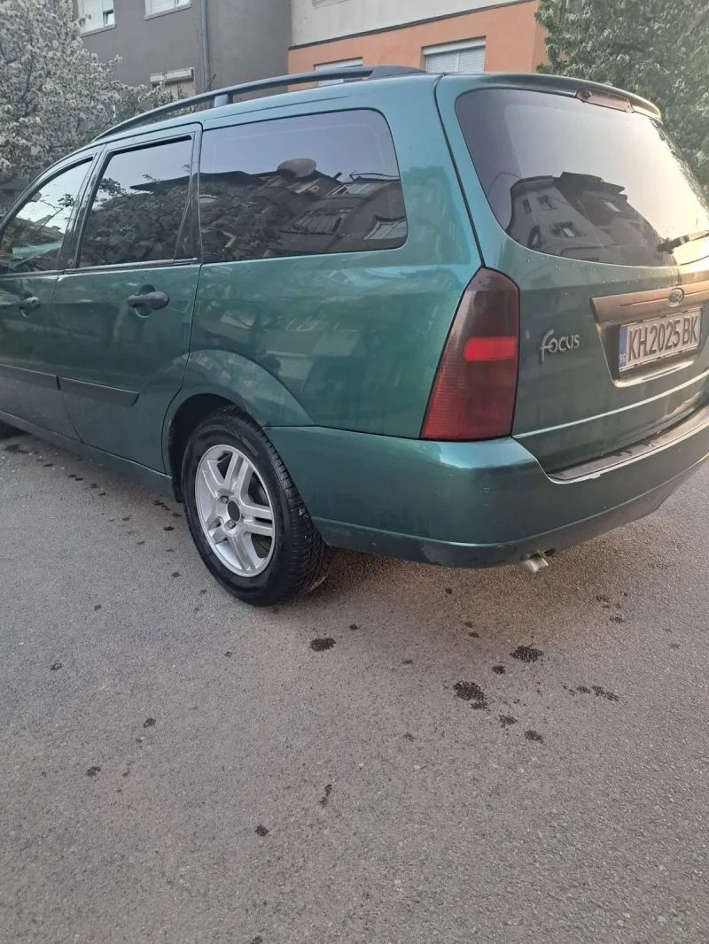 Ford Focus 1.8 TDDI, снимка 6 - Автомобили и джипове - 47105843