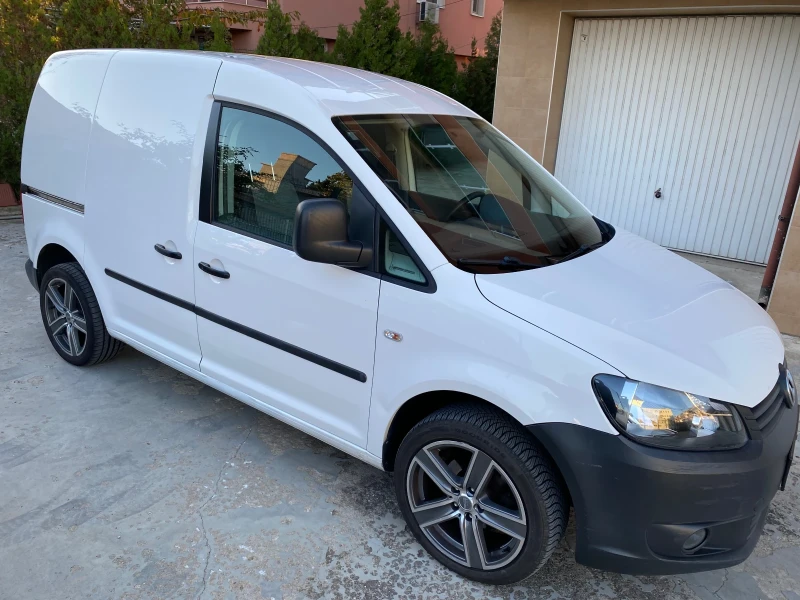 VW Caddy 1.6  TDI, снимка 8 - Автомобили и джипове - 47855895