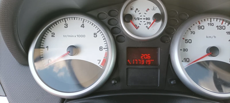 Peugeot 207, снимка 10 - Автомобили и джипове - 48618124