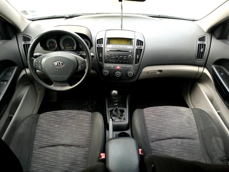 Kia Ceed 1.6.CRDI.115hp.PERFEKTEN!!!, снимка 8 - Автомобили и джипове - 48802478