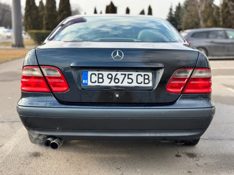 Mercedes-Benz CLK 320i, снимка 3 - Автомобили и джипове - 49222113