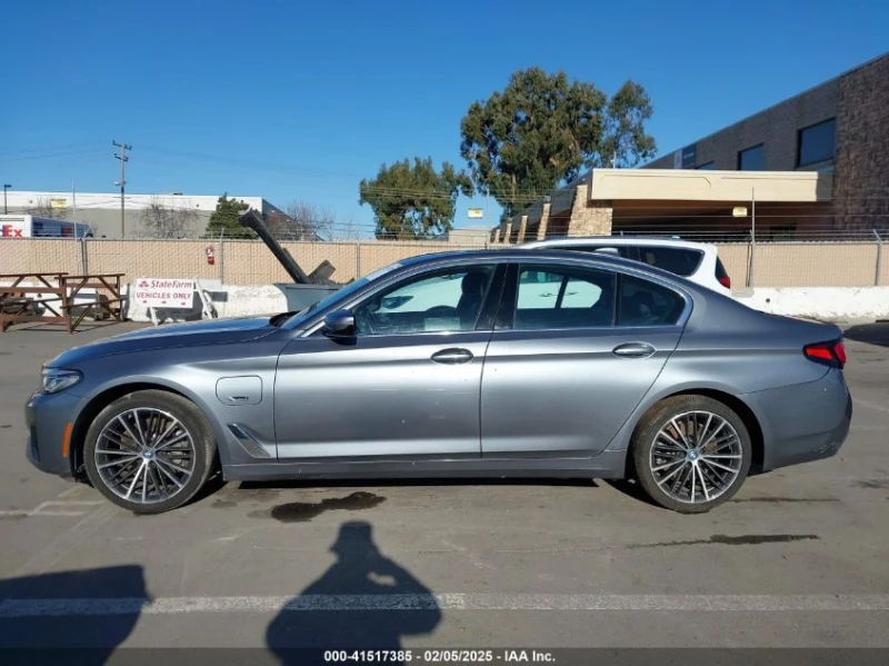 BMW 530E 2.0L I-4 DI, DOHC, VVT, TURBO, 181HP Rear Wheel Dr, снимка 6 - Автомобили и джипове - 49393322