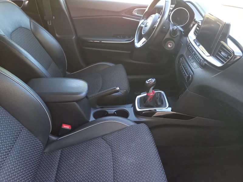 Kia Ceed, снимка 4 - Автомобили и джипове - 51497450