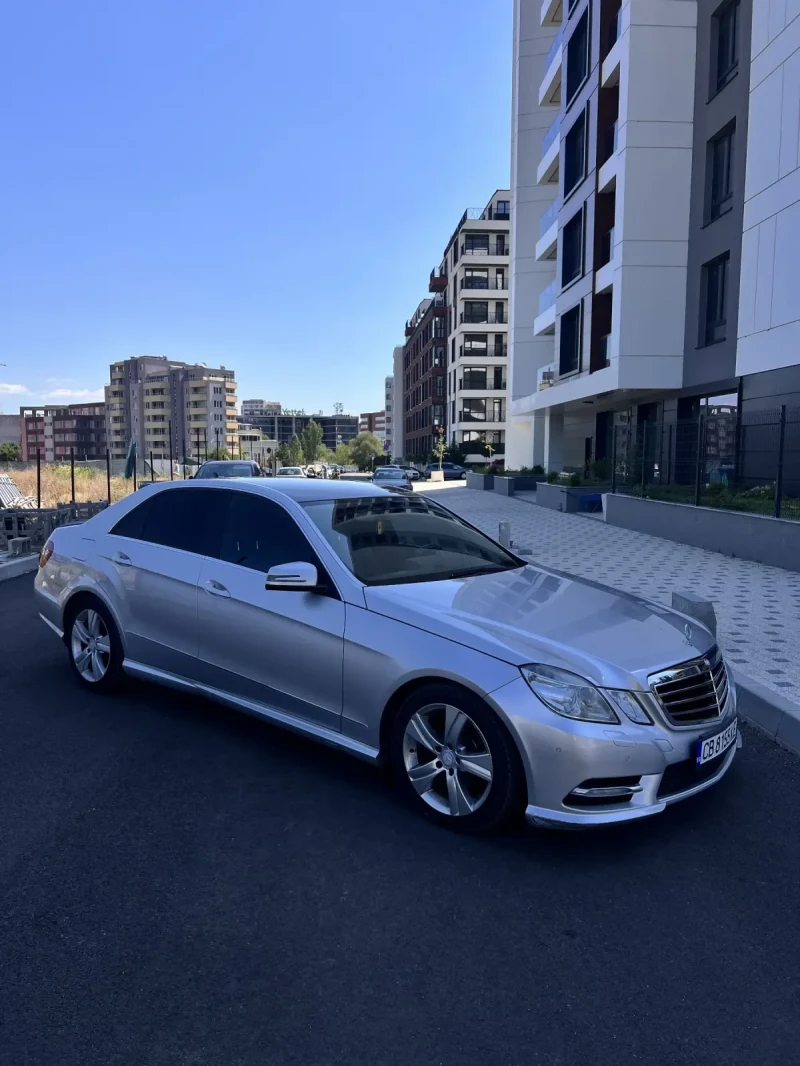 Mercedes-Benz E 220 AMG пакет., снимка 5 - Автомобили и джипове - 53227613