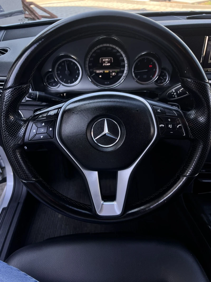Mercedes-Benz E 220 AMG пакет., снимка 15 - Автомобили и джипове - 53227613