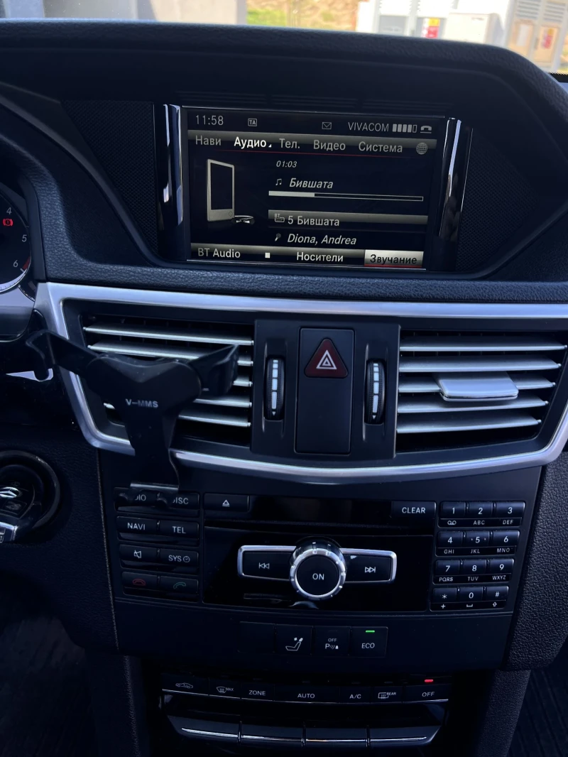 Mercedes-Benz E 220 AMG пакет., снимка 10 - Автомобили и джипове - 53227613