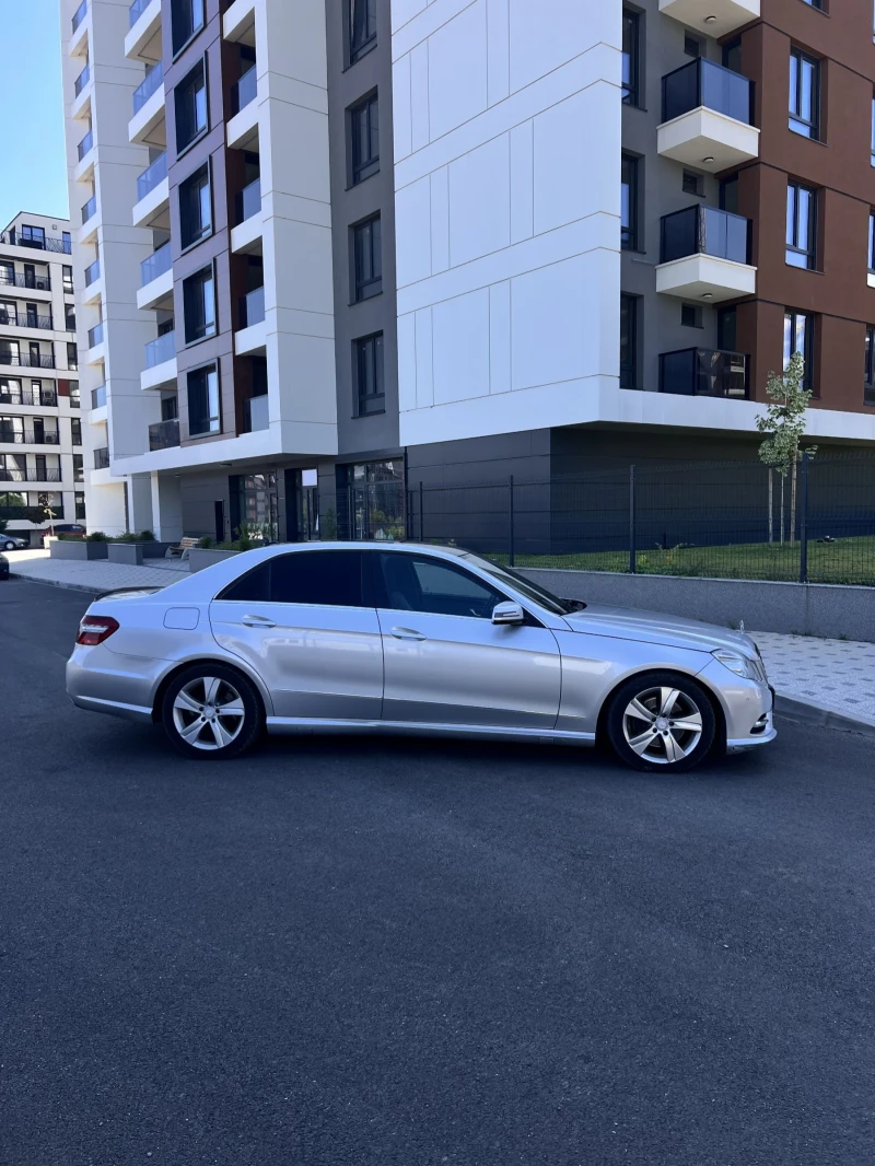 Mercedes-Benz E 220 AMG пакет., снимка 6 - Автомобили и джипове - 53227613