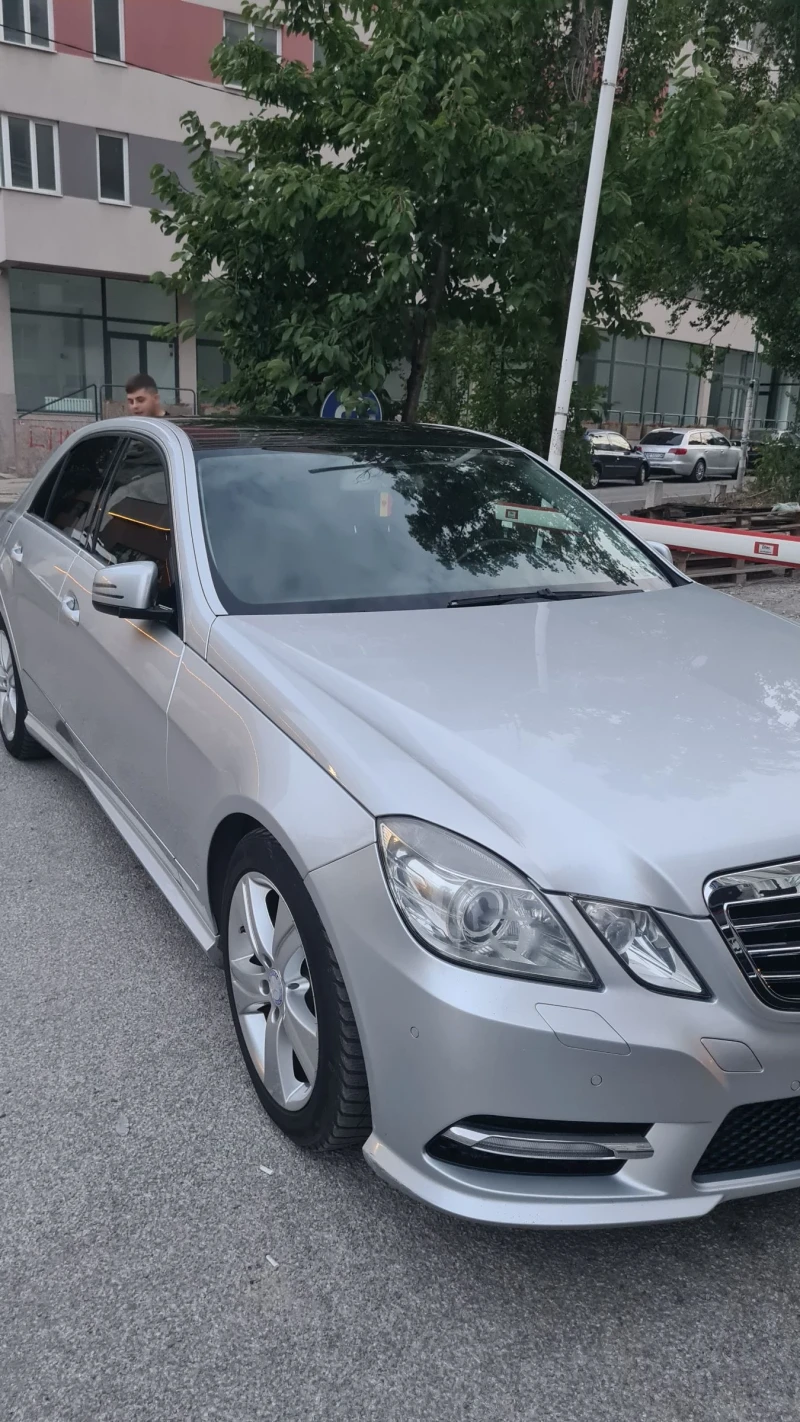 Mercedes-Benz E 220 AMG пакет., снимка 2 - Автомобили и джипове - 53227613