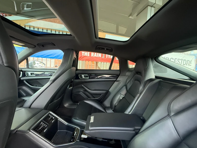 Porsche Panamera 4S* БАРТЕР* ОБДСЛУЖЕН, снимка 8 - Автомобили и джипове - 51699376