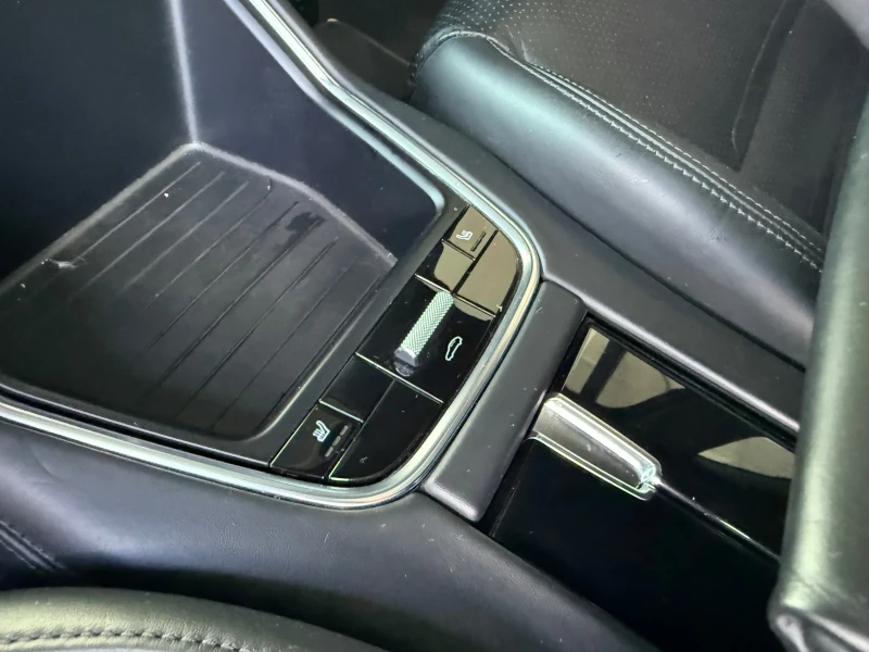 Porsche Panamera 4S* БАРТЕР* ОБДСЛУЖЕН, снимка 9 - Автомобили и джипове - 51699376