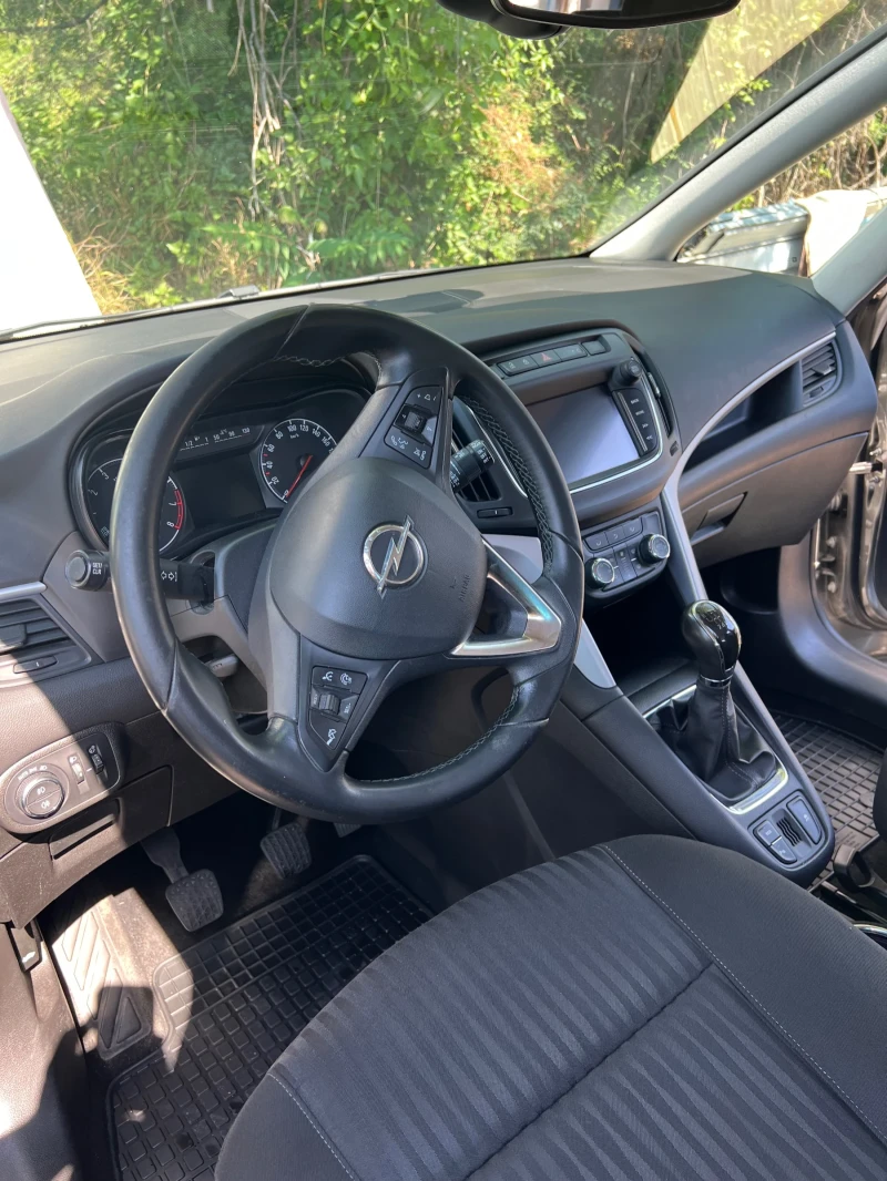 Opel Zafira, снимка 2 - Автомобили и джипове - 52104756