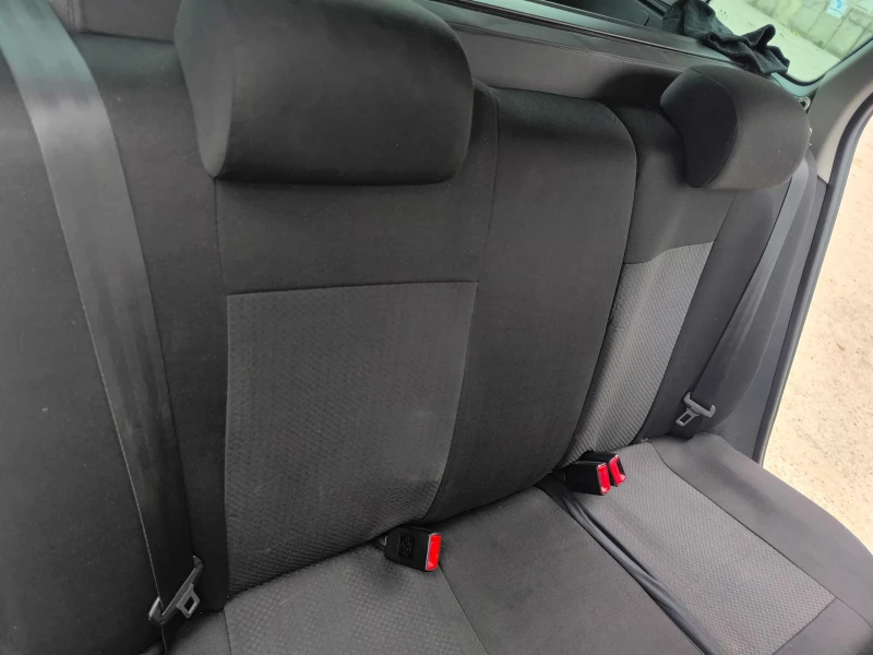 Skoda Fabia, снимка 12 - Автомобили и джипове - 52295652