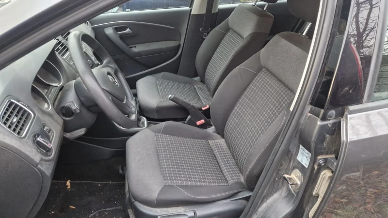 VW Polo 1.4 TDI CUS, снимка 8 - Автомобили и джипове - 52450973