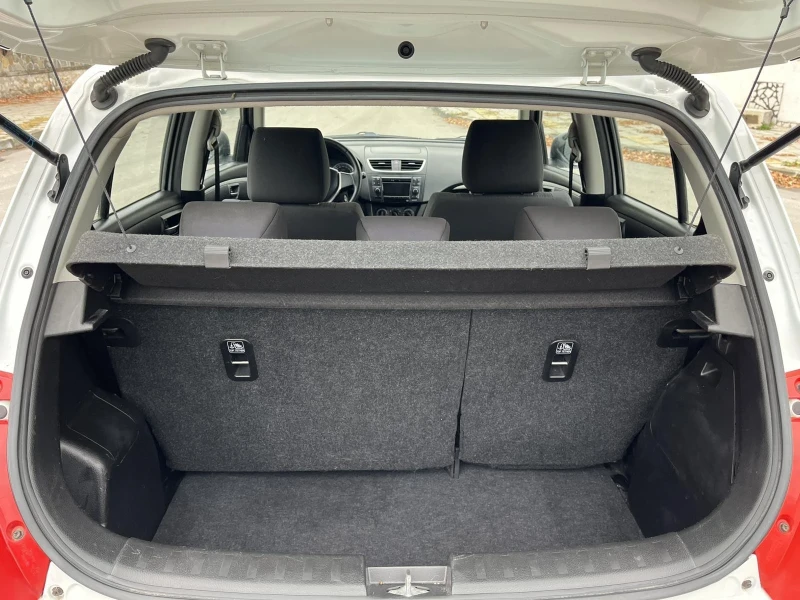 Suzuki Swift, снимка 16 - Автомобили и джипове - 52469934