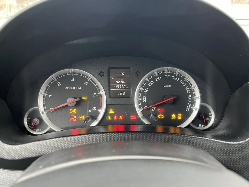 Suzuki Swift, снимка 15 - Автомобили и джипове - 52469934