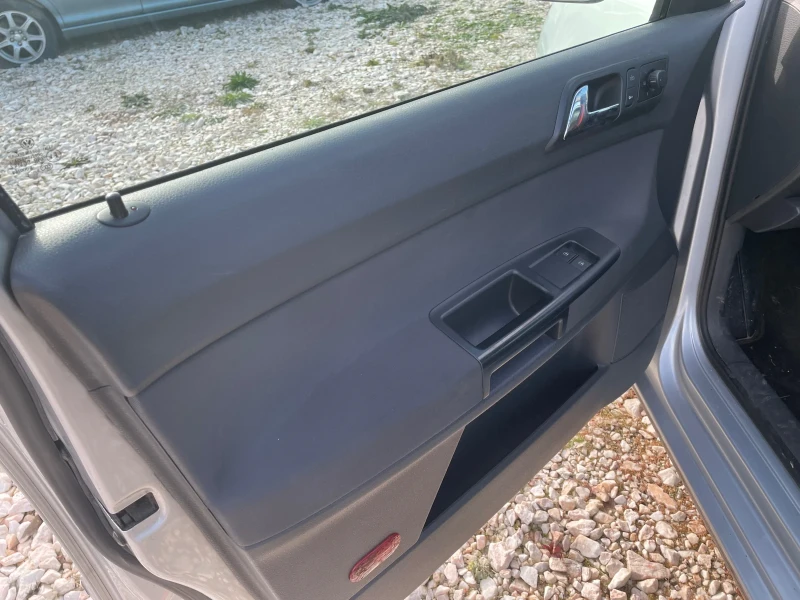 VW Polo 1.4benzin, снимка 8 - Автомобили и джипове - 52903235