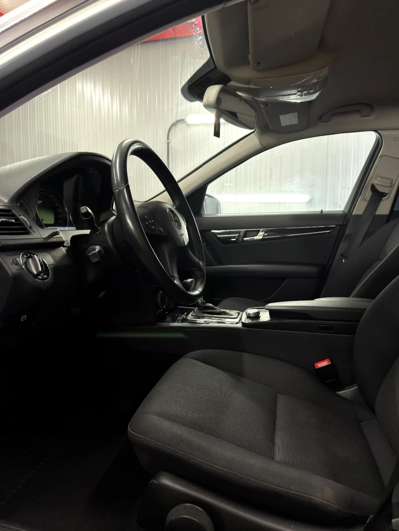Mercedes-Benz C 180, снимка 9 - Автомобили и джипове - 53447940