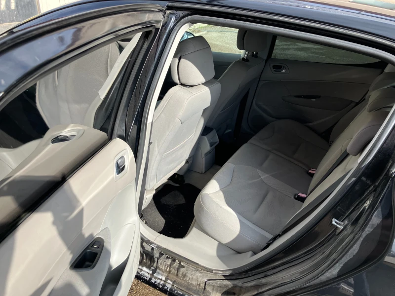 Peugeot 308 1.6 HDI, снимка 13 - Автомобили и джипове - 53493797