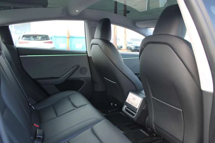 Tesla Model 3 RWD No Accident Clean Carfax One Owner, снимка 15 - Автомобили и джипове - 53913738