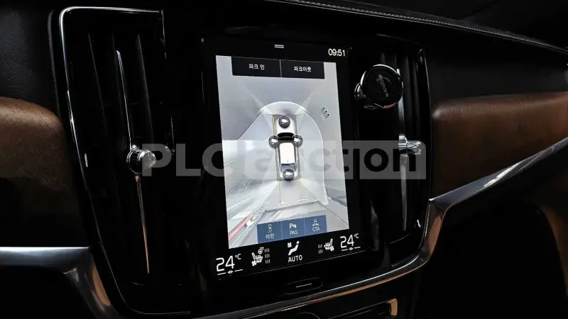 Volvo S90 360| DISTRONIC| HEAD-UP| ОБДУХ| ВКЛ. ТЕХНОТЕСТ, снимка 9 - Автомобили и джипове - 54442549