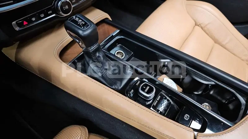 Volvo S90 360| DISTRONIC| HEAD-UP| ОБДУХ| ВКЛ. ТЕХНОТЕСТ, снимка 13 - Автомобили и джипове - 54442549