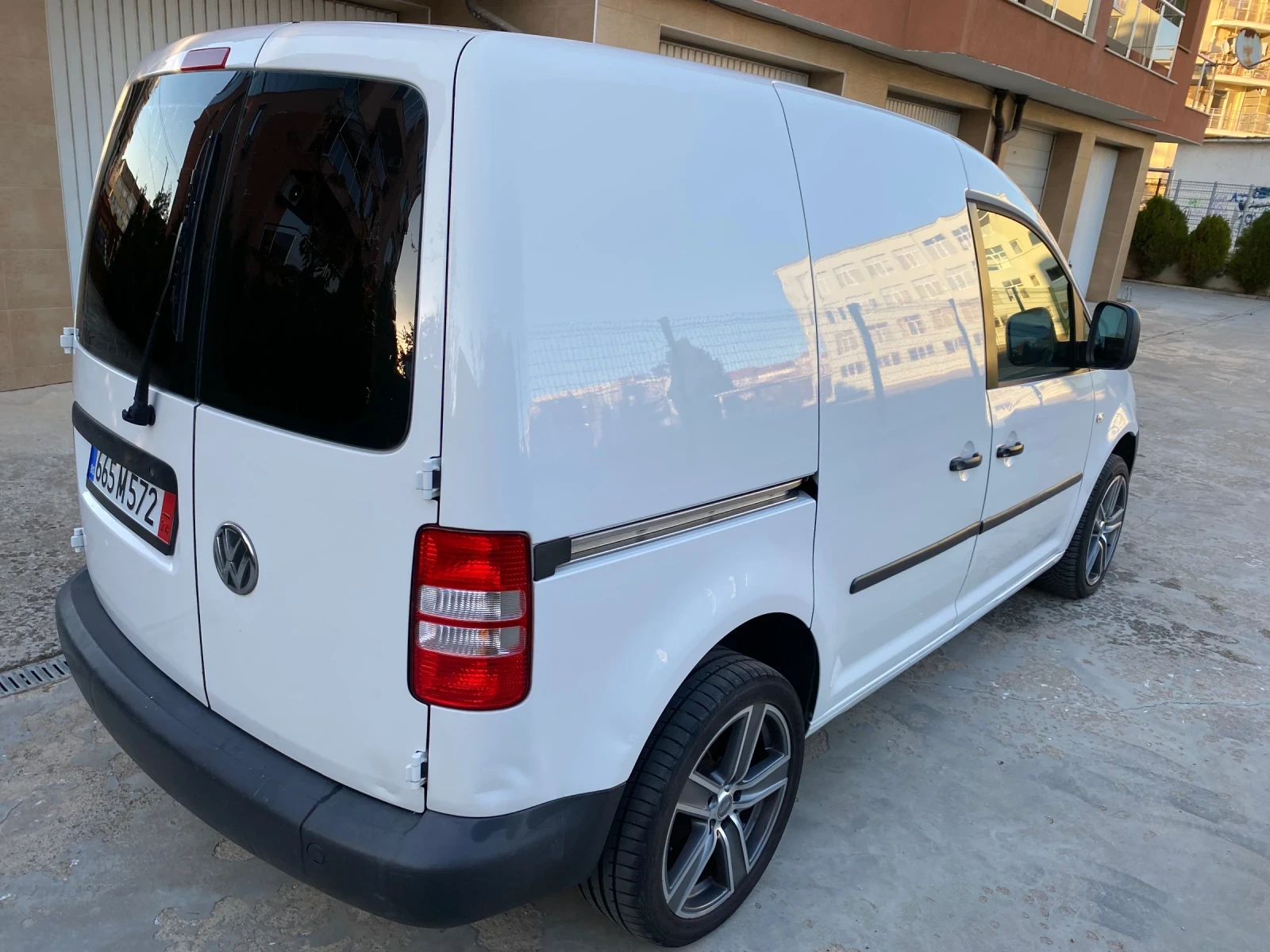 VW Caddy 1.6  TDI - изображение 7