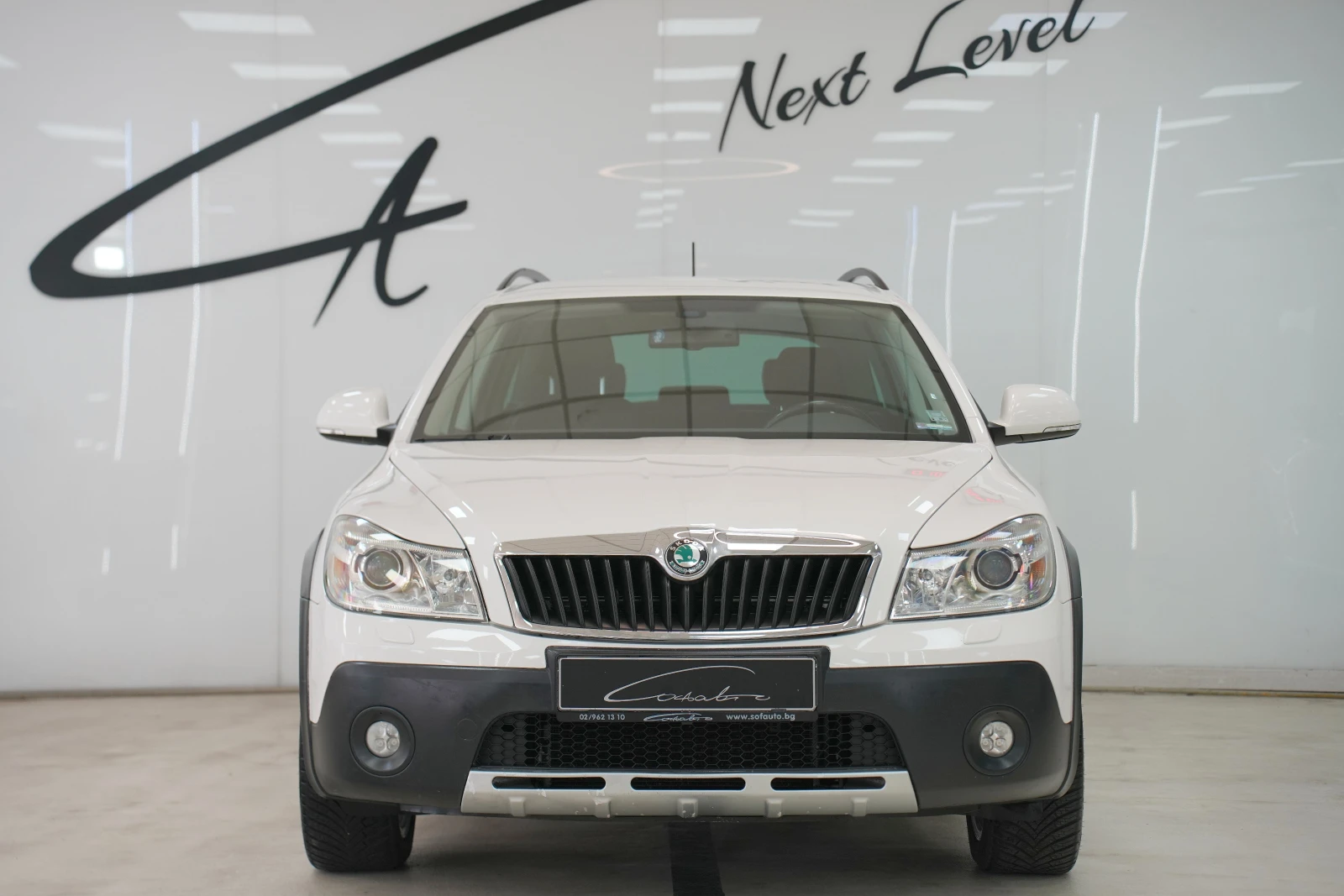 Skoda Octavia Scout 2.0 TDI 4x4 - изображение 2