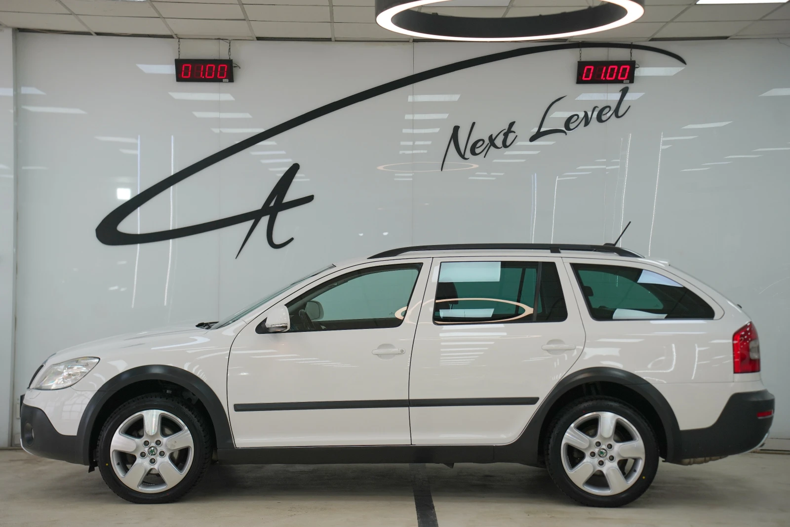 Skoda Octavia Scout 2.0 TDI 4x4 - изображение 4