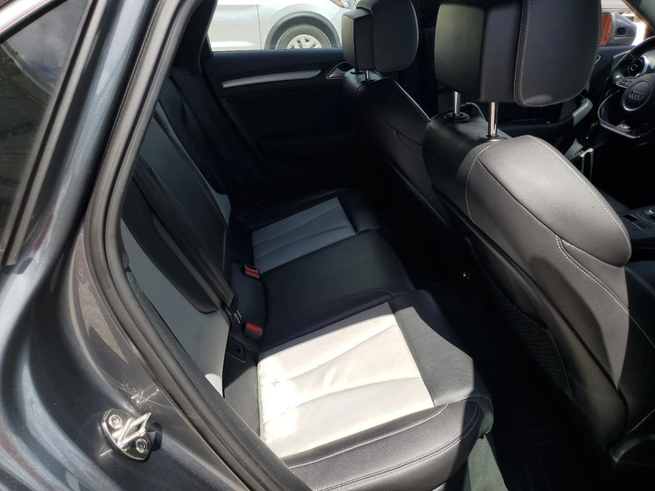 Audi S3 PREMIUM PLUS* ПОДГРЕВИ* ШИБИДАХ - изображение 10