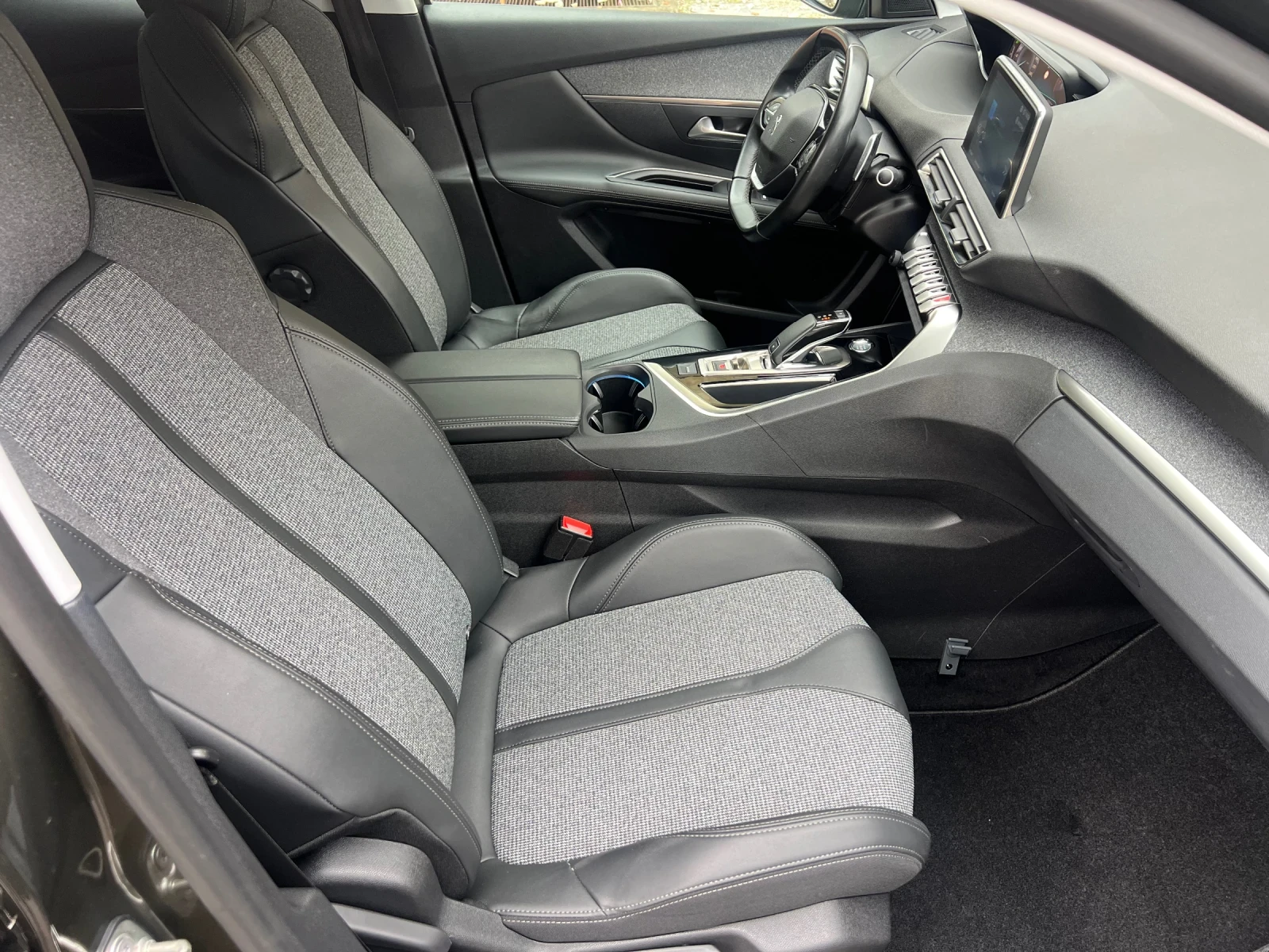 Peugeot 3008 1.2 Pure Tech Allure 78643км | Mobile.bg — изображение 12
