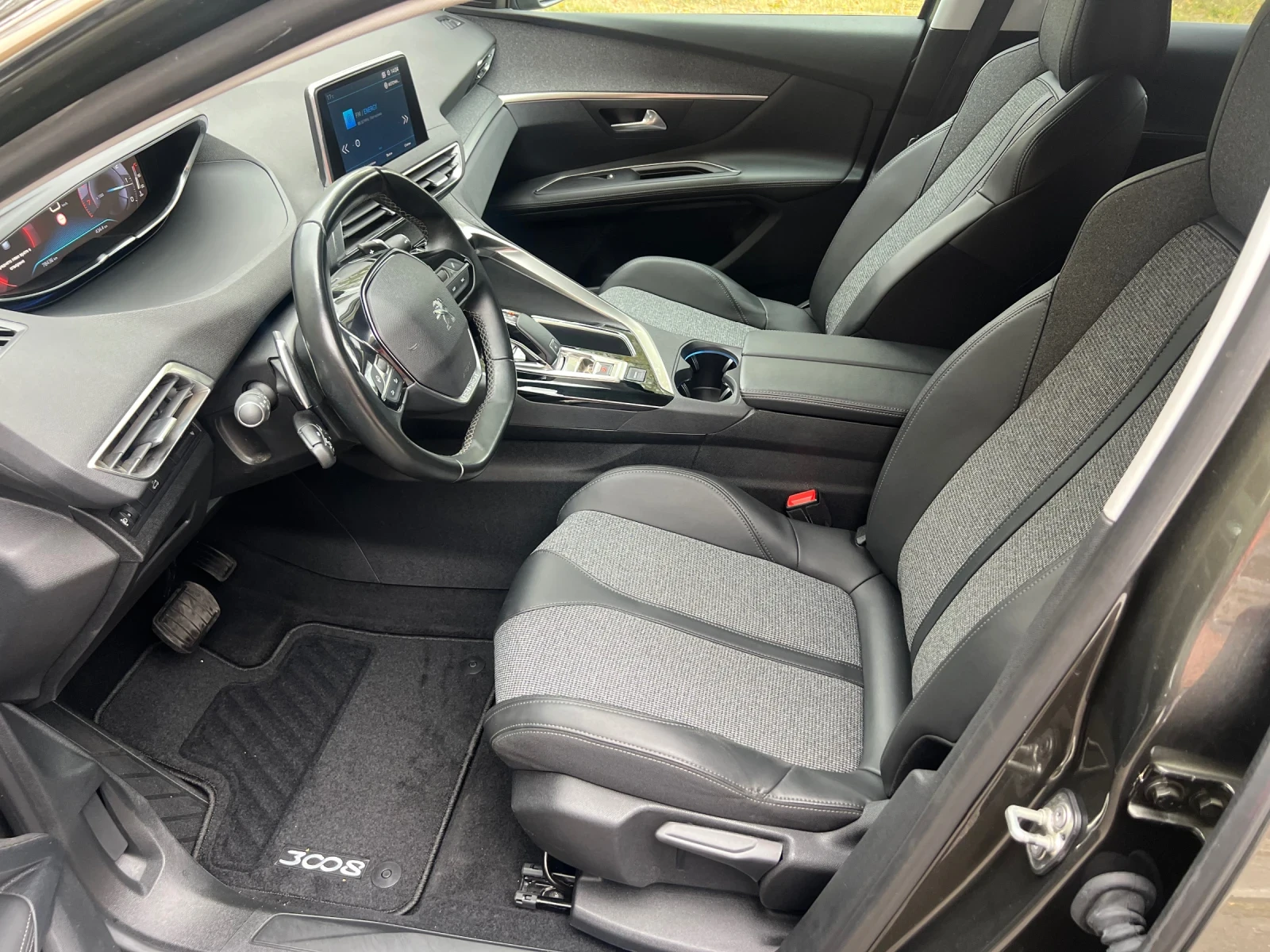 Peugeot 3008 1.2 Pure Tech Allure 78643км - изображение 9
