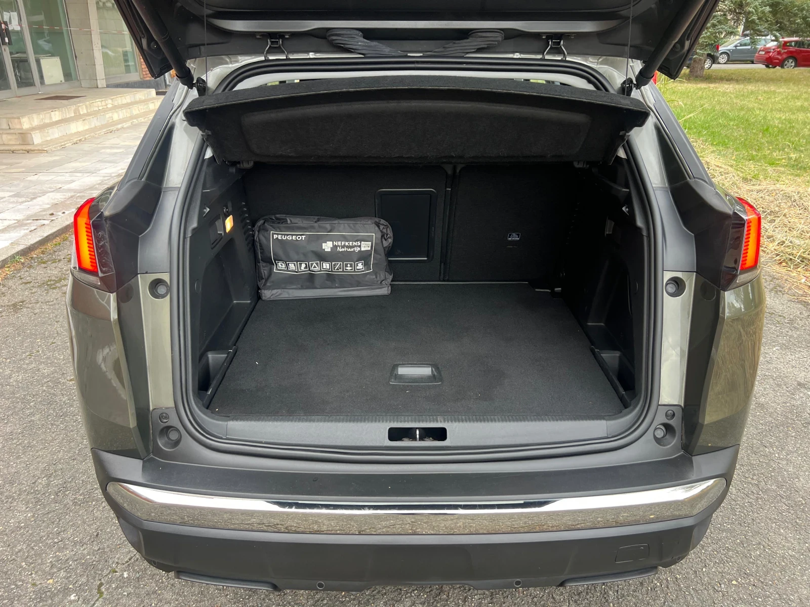 Peugeot 3008 1.2 Pure Tech Allure 78643км | Mobile.bg — изображение 15