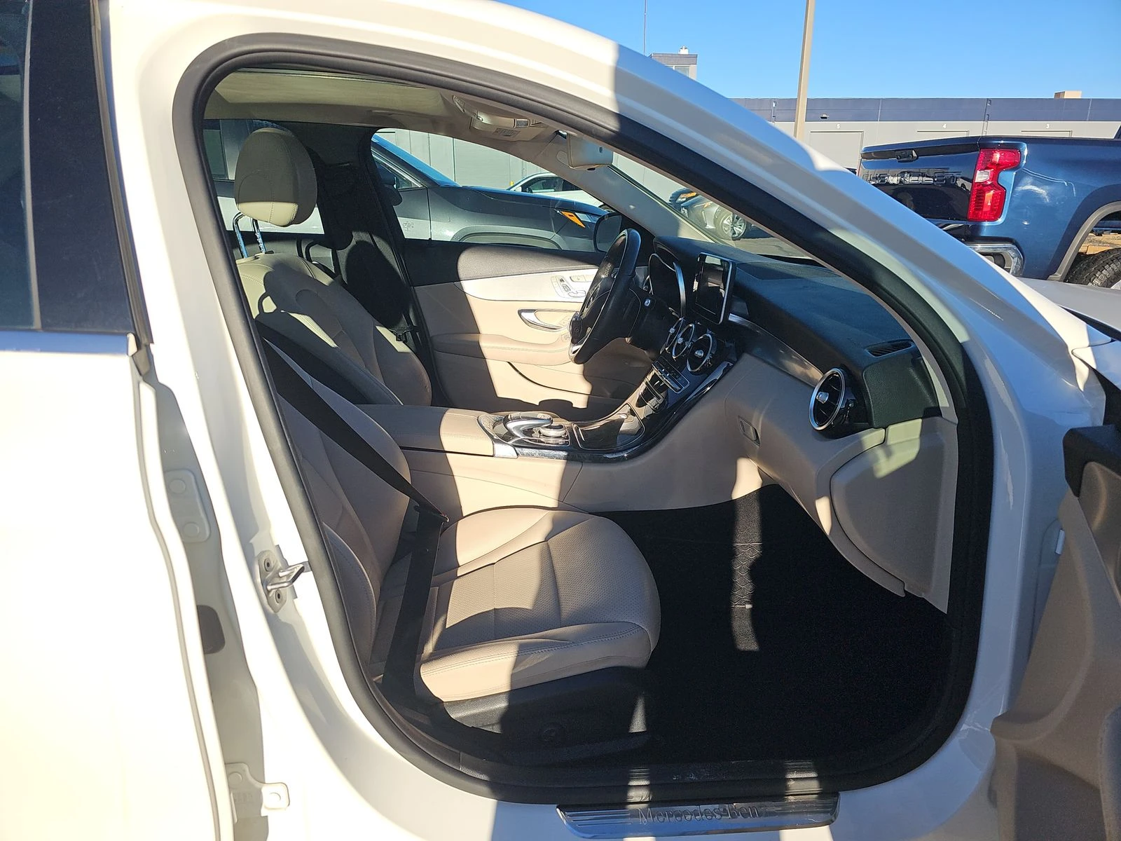 Mercedes-Benz C 300 AMG PACK* BURMASTER* KEYLESS GO* 125000KM* PANORAM | Mobile.bg   11