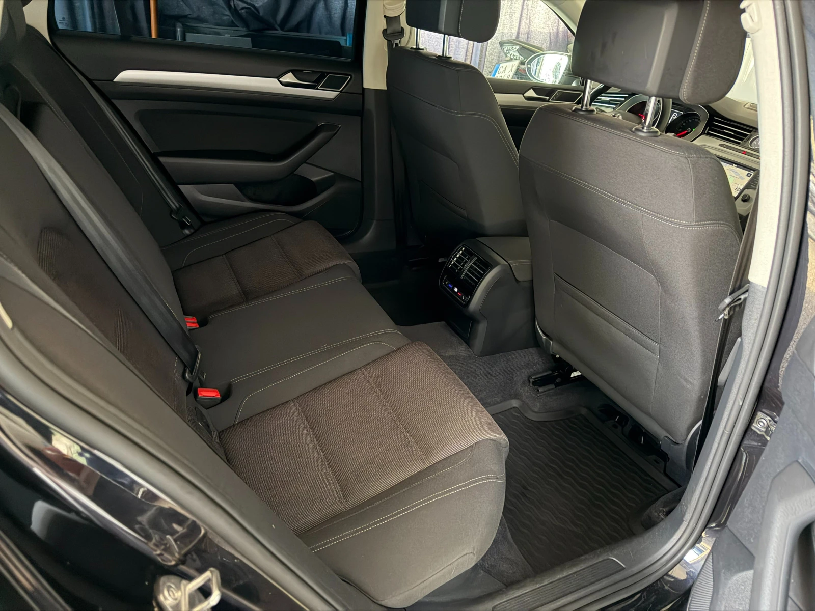 VW Passat 2.0TDI* 150к.с* СЕРВИЗНА КНИЖКА С ПЪЛНА ИСТОРИЯ В  - изображение 9