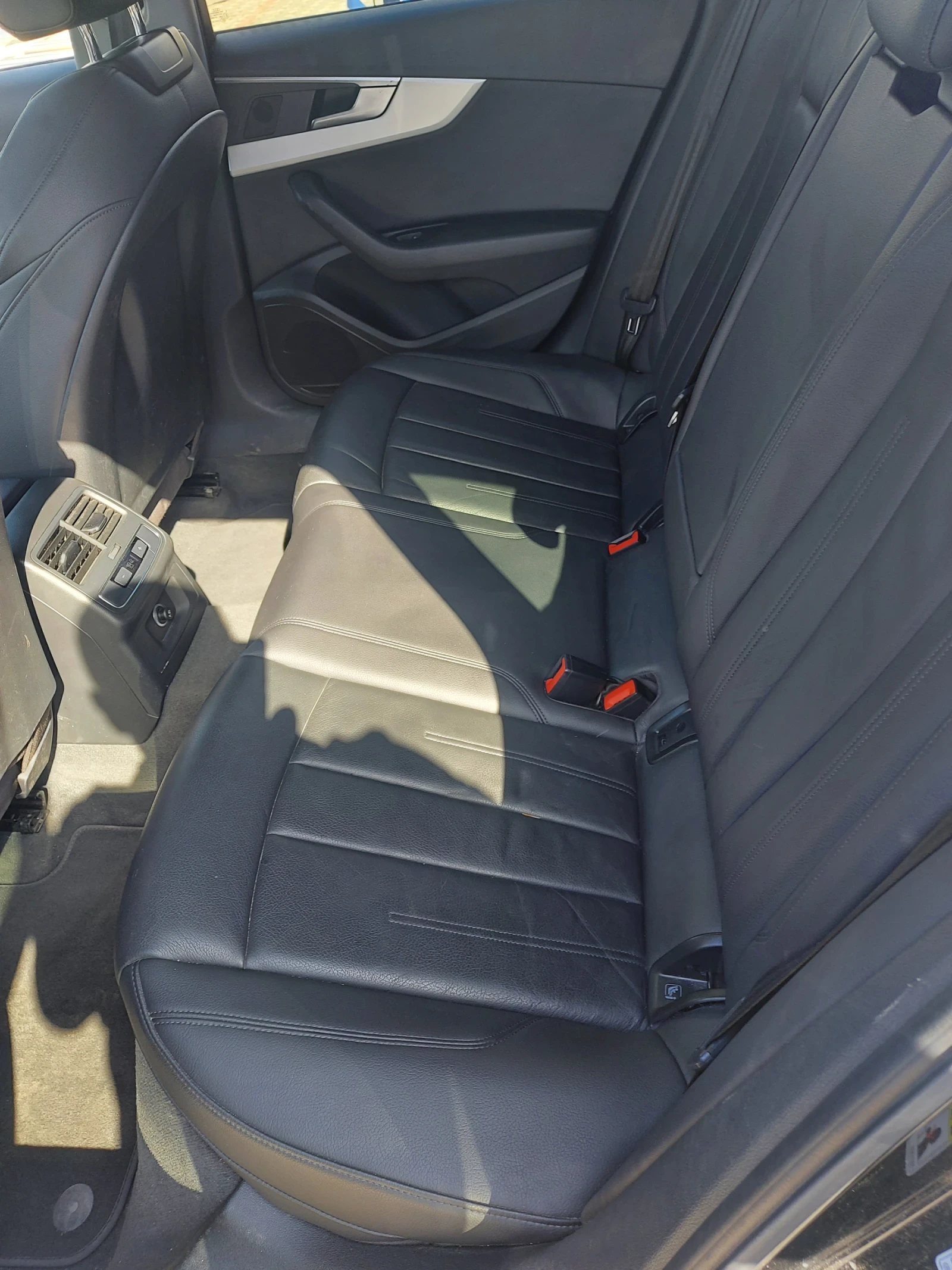 Audi A4 Allroad FULLL LED DIGITAL COCKPIT 2.0TDI, снимка 16 - Автомобили и джипове - 53751373