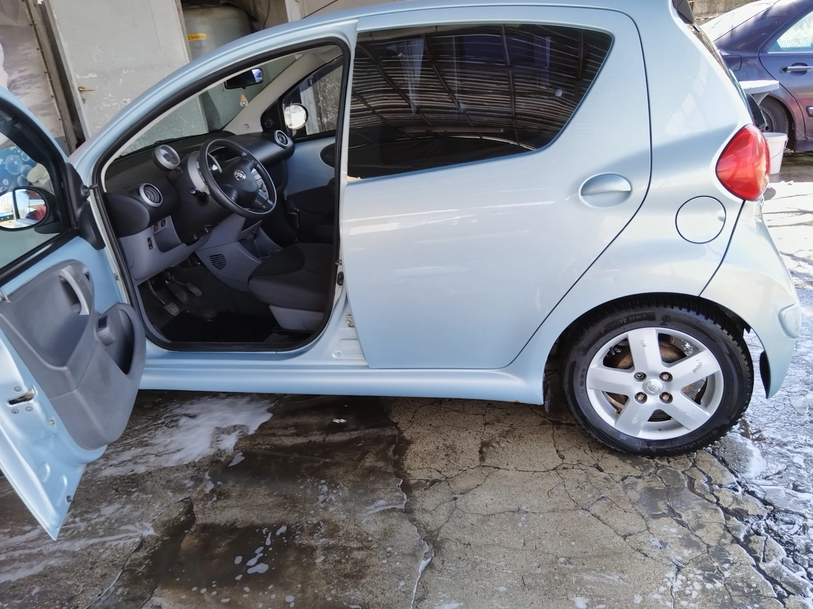 Toyota Aygo, снимка 2 - Автомобили и джипове - 54098889