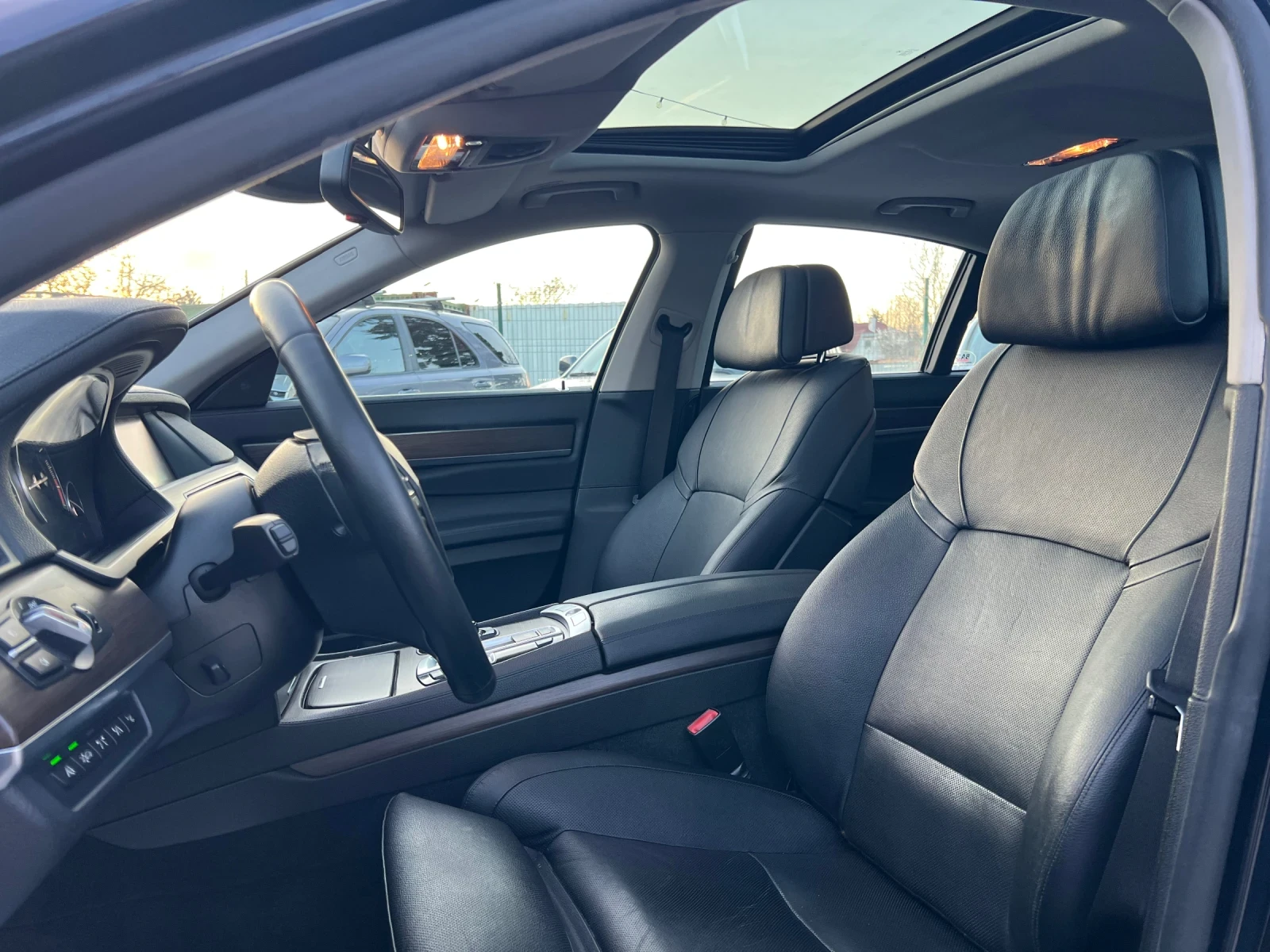 BMW 730 D * Long* DISTR* Dynamic Drive* HEAD-UP* FULL* TOP, снимка 15 - Автомобили и джипове - 54150201