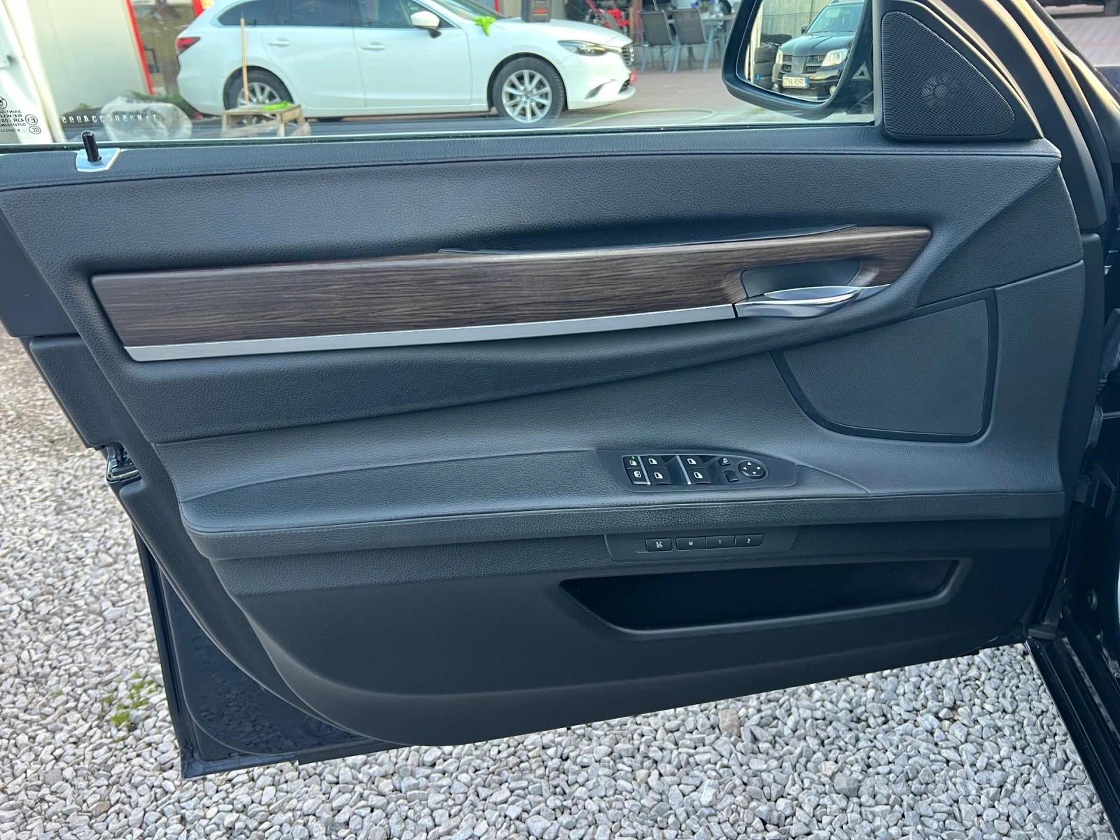 BMW 730 D * Long* DISTR* Dynamic Drive* HEAD-UP* FULL* TOP, снимка 16 - Автомобили и джипове - 54150201