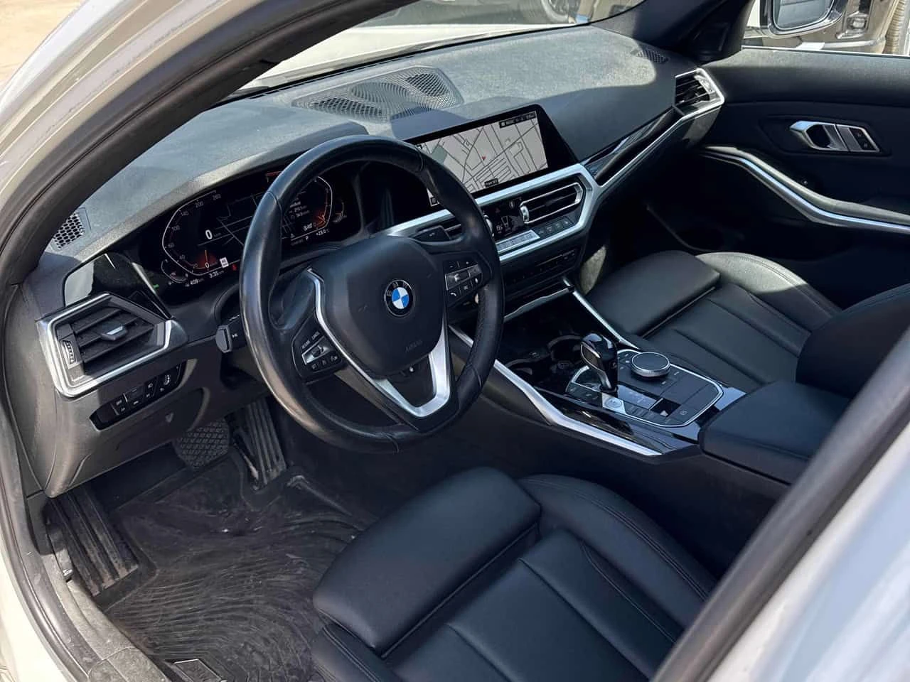 BMW 330 i xDrive/ПОДГРЕВИ/ШИБИДАХ/ВТОРИ ГУМИ, снимка 7 - Автомобили и джипове - 54830557