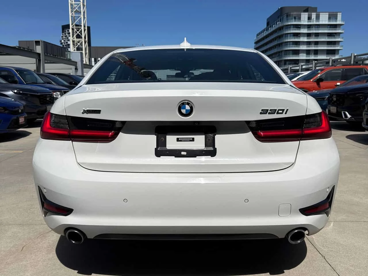 BMW 330 i xDrive/ПОДГРЕВИ/ШИБИДАХ/ВТОРИ ГУМИ, снимка 5 - Автомобили и джипове - 54830557