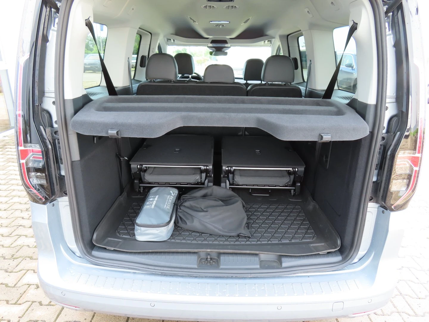 VW Caddy Maxi Style eHybrid, снимка 17 - Автомобили и джипове - 55217029