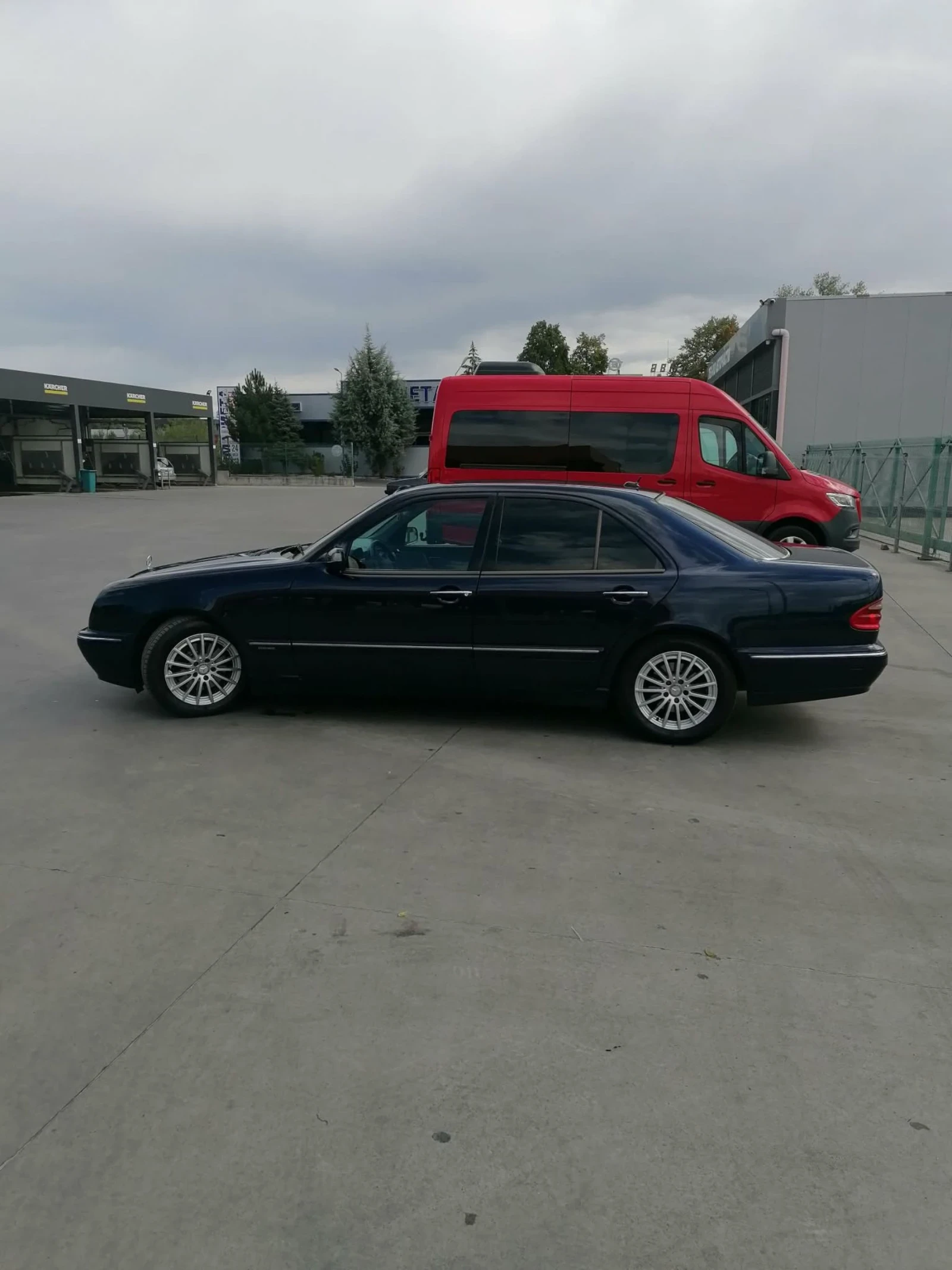Mercedes-Benz E 270 CDI, снимка 8 - Автомобили и джипове - 56199317