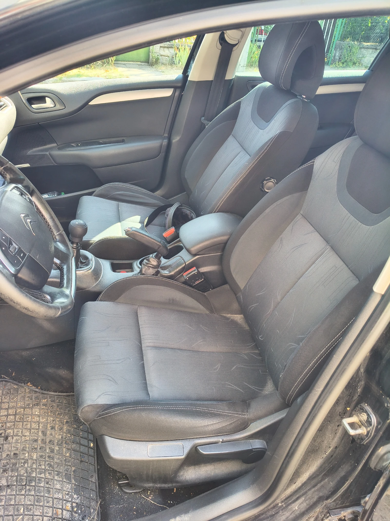 Citroen C4 e-hdi, снимка 10 - Автомобили и джипове - 55768040