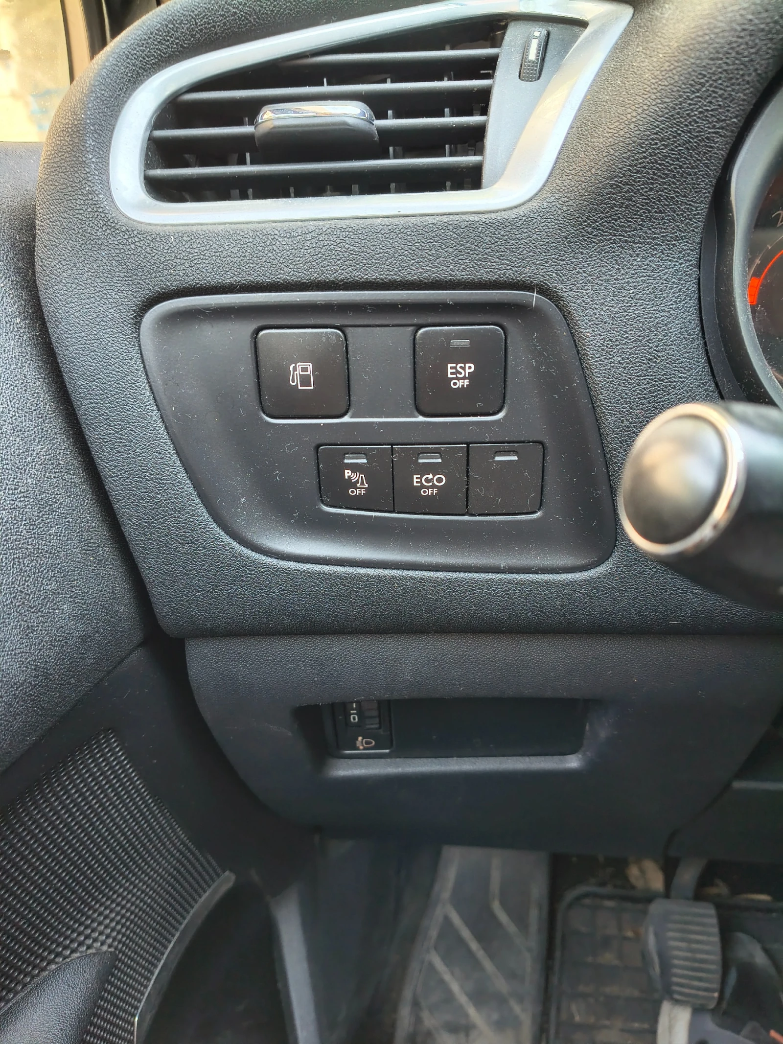 Citroen C4 e-hdi, снимка 9 - Автомобили и джипове - 55768040