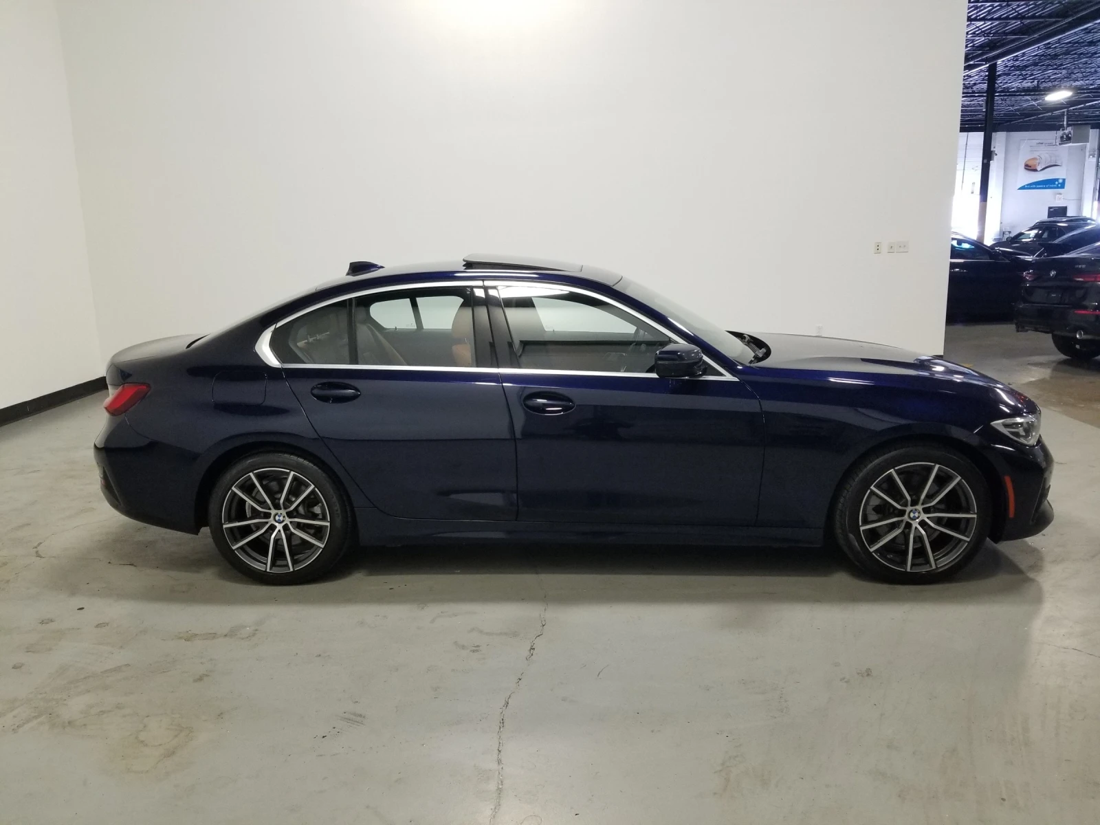 BMW 330 e xDrive * CARFAX * АВТОКРЕДИТ* , снимка 3 - Автомобили и джипове - 55949292
