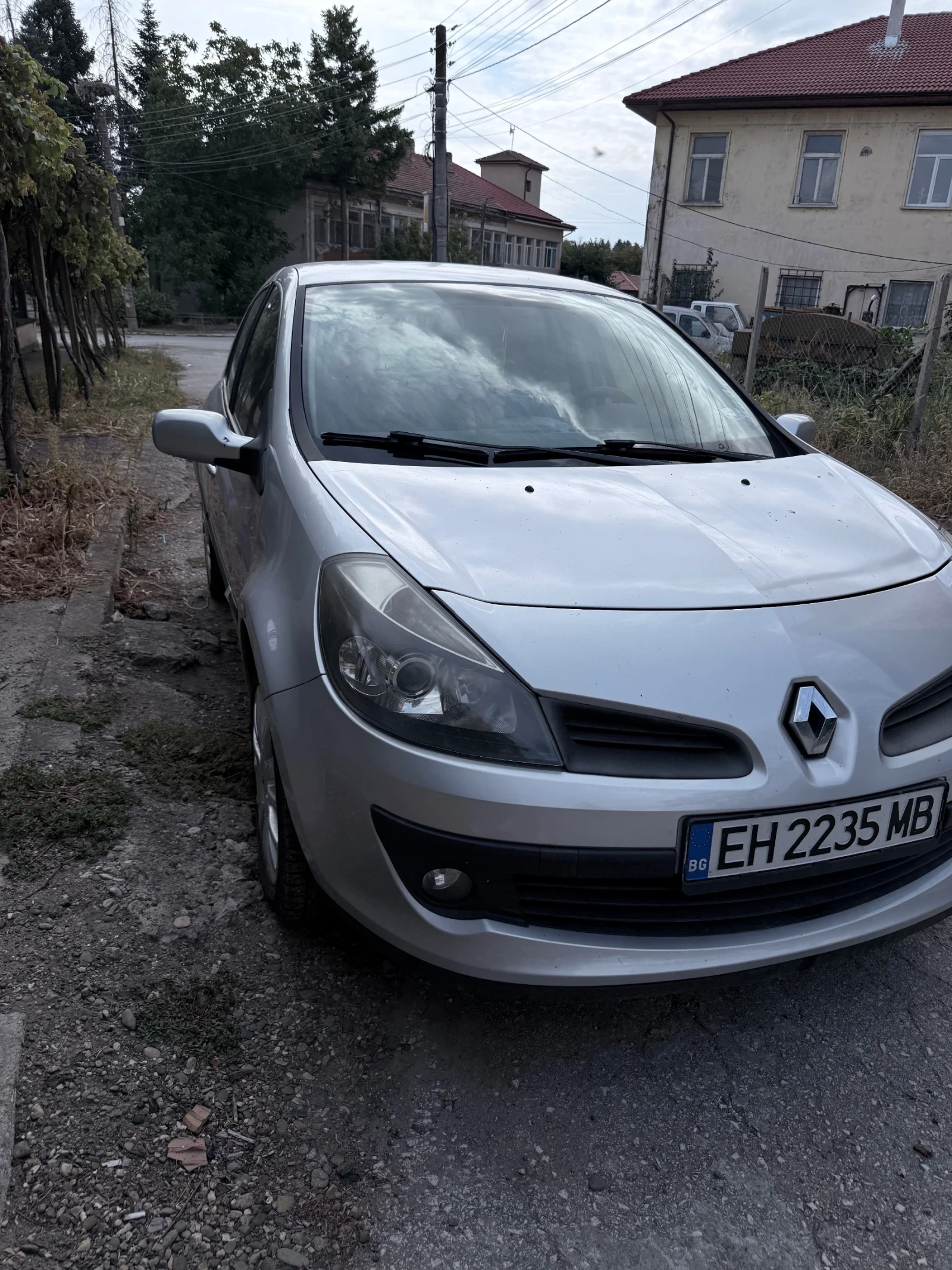 Renault Clio, снимка 6 - Автомобили и джипове - 56288270