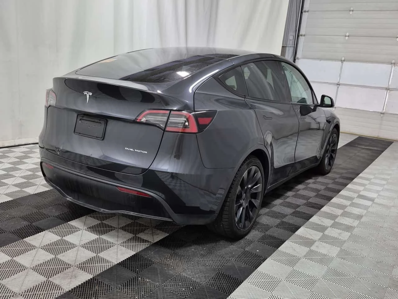 Tesla Model Y  LONG RANGE * CARFAX * ����� �� ����������� | Mobile.bg � ����������� 3