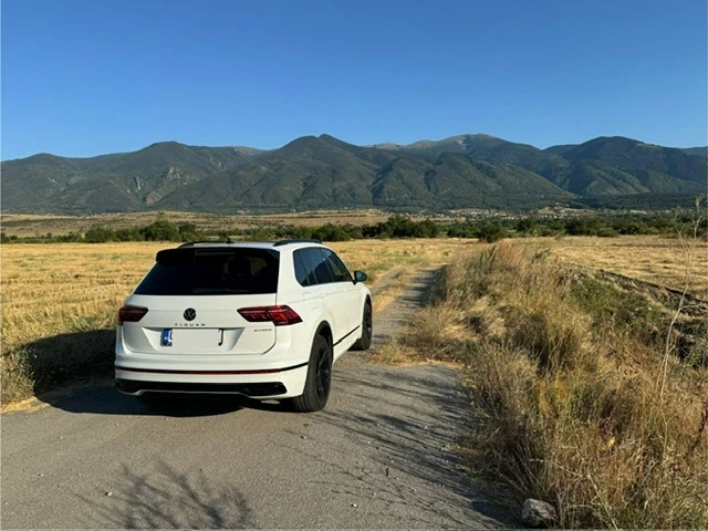 VW Tiguan Plugin hybrid Type R white pearl гаранационен, снимка 7 - Автомобили и джипове - 48395631