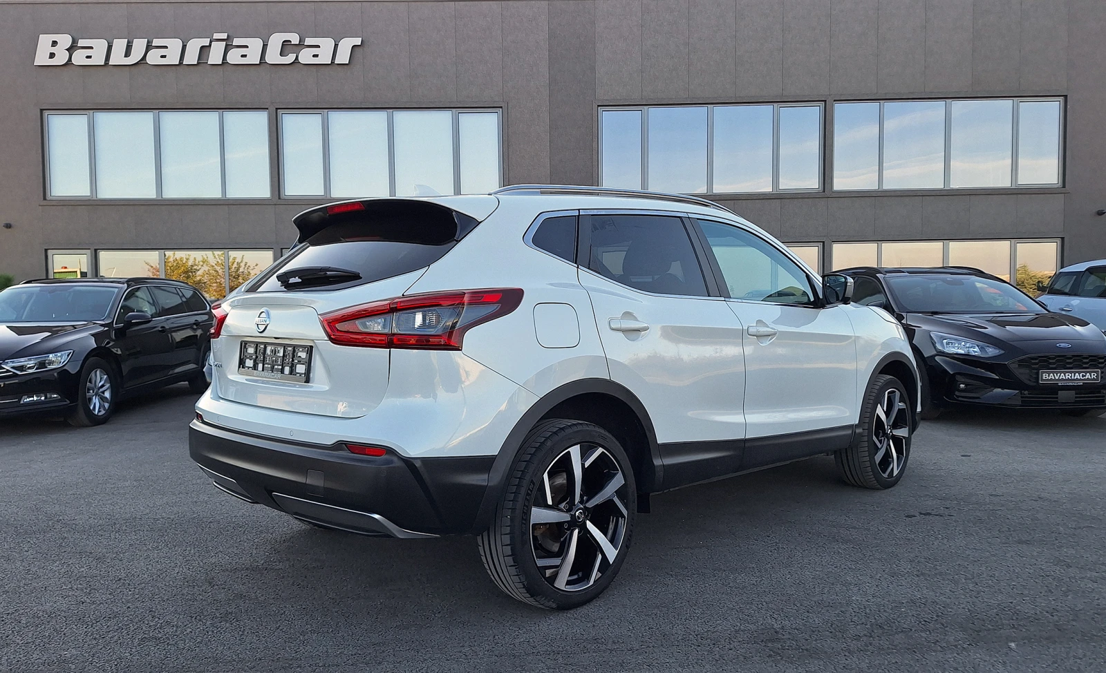 Nissan Qashqai Germany* 1, 6 DGI-T Tekna+ * Pano* Kam360* LED* Ke - изображение 5